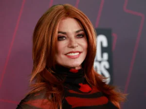 Shania Twain Stuns Fans With Shockingly Youthful New Photo